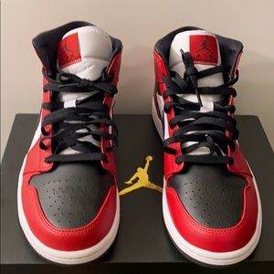 Air Jordan 1 Black Toe